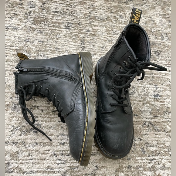 Dr Martens Doc Martens Black Leather Combat Boots Womens 7 Zipper 8 hole - Picture 1 of 14